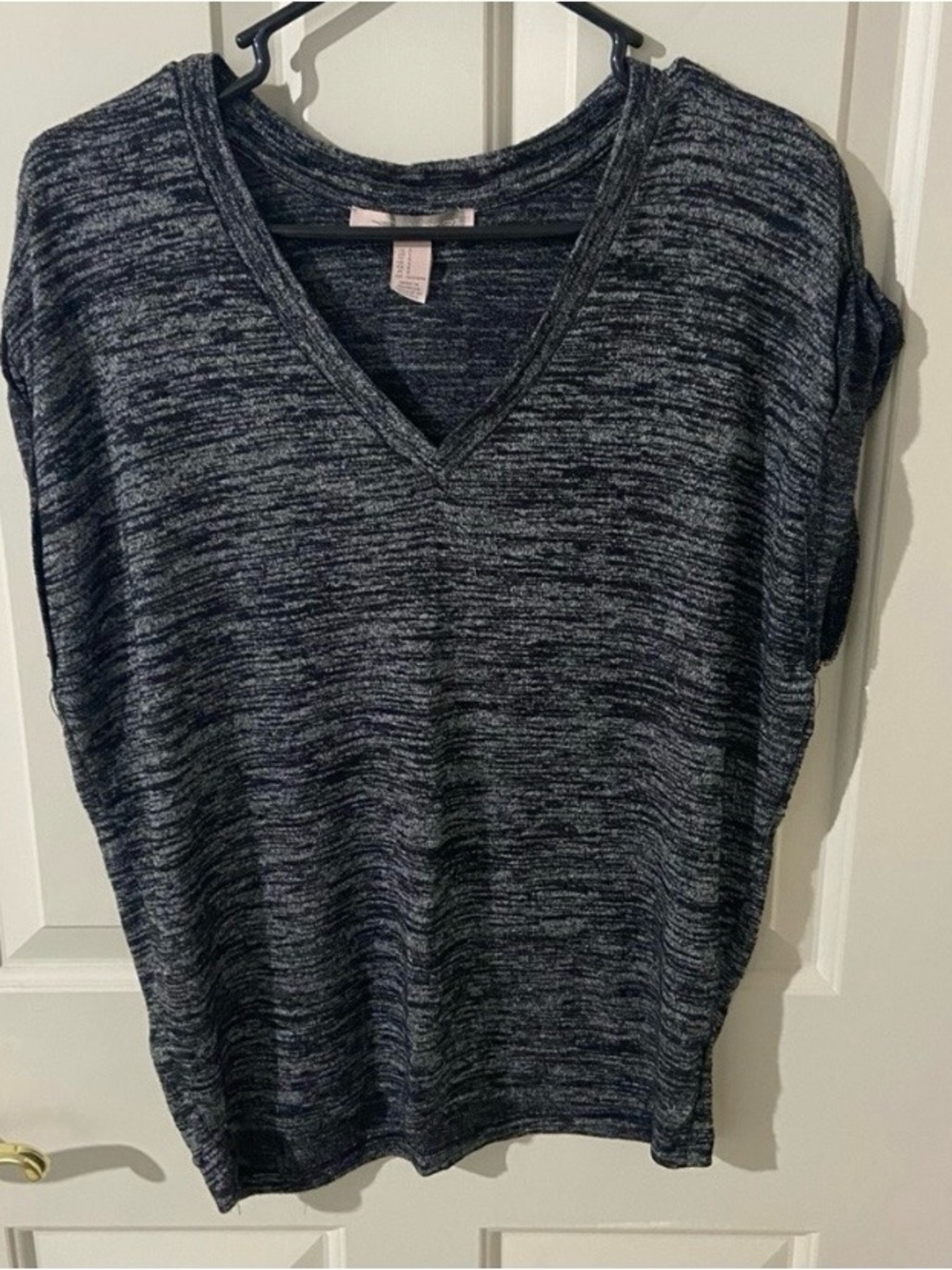 Forever 21 Heathered Dark Gray V-Neck Short Sleeve Top